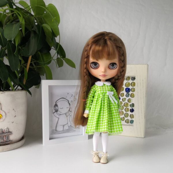 blythe-doll-green-dress