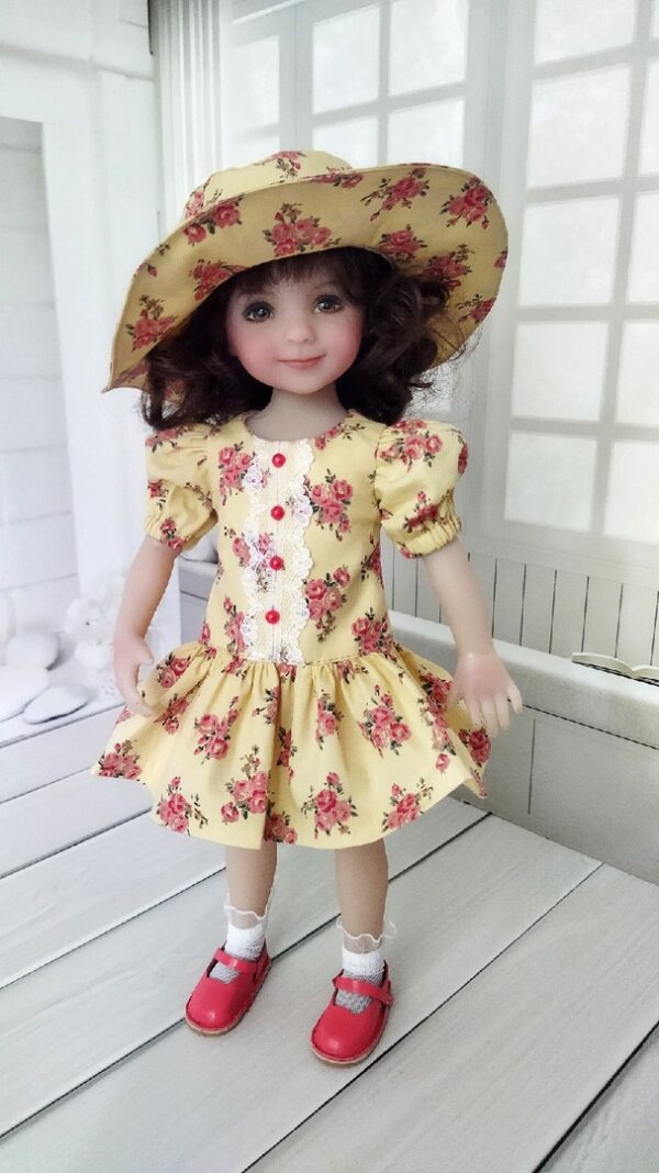 Summer set with roses for Little Darling 13 inch doll.