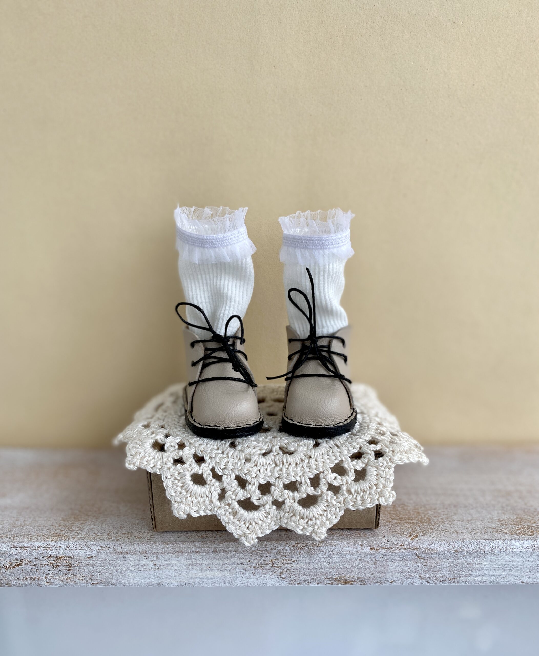 Paola reina doll outfit. Dress, headband, socks, boots. 2 2022 02 06 12.37.41 scaled