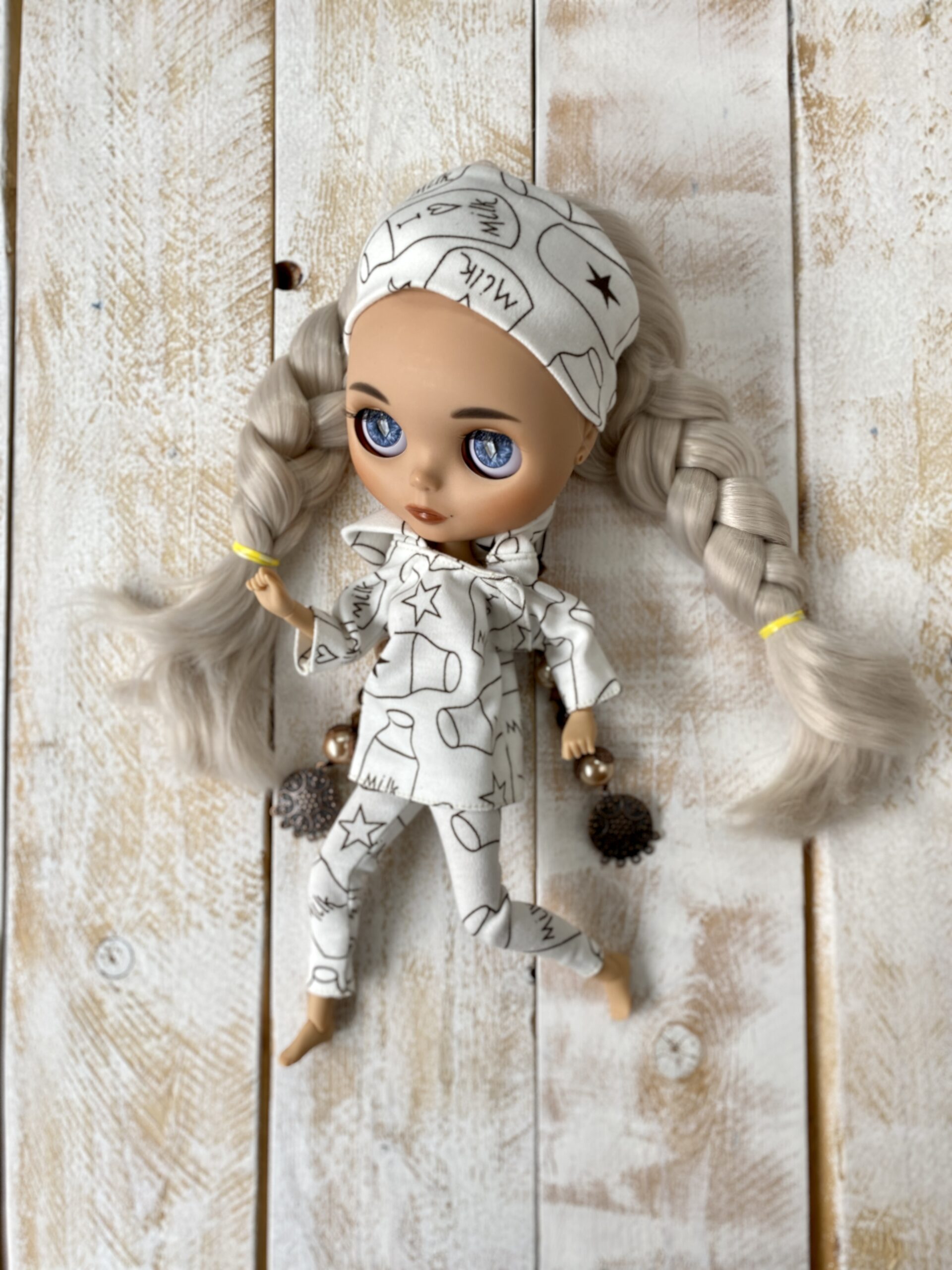 Blythe doll clothes set. Hoodie, leggings and headband 2 2022 07 15 09.04.48 scaled