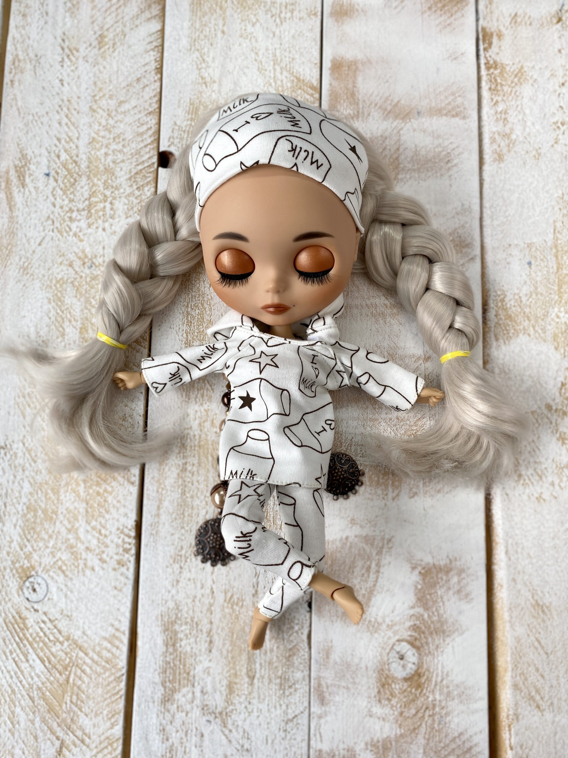 Blythe doll clothes set. Hoodie, leggings and headband 3 2022 07 15 09.05.45 scaled