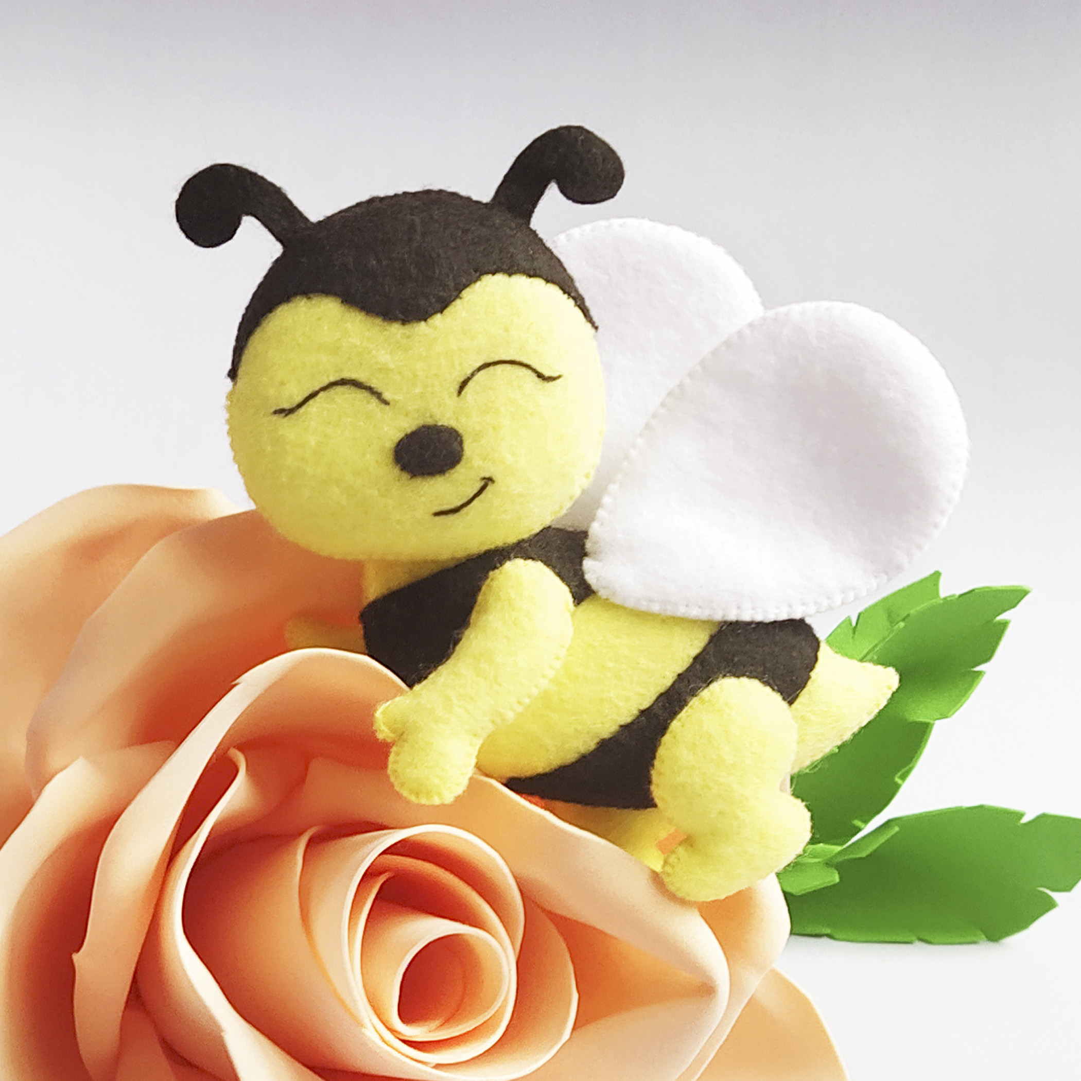 felt bee pattern 37