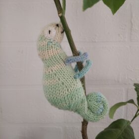 Chameleon knitting pattern.Realistic chameleon.PDF file