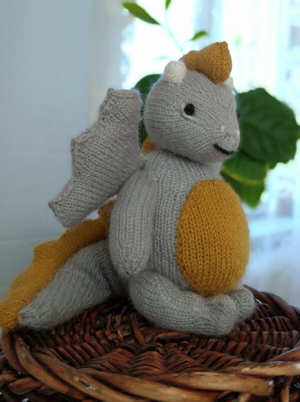 Dragon knitting pattern.Dragon knitted toy
