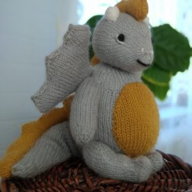 Dragon knitting pattern.Dragon knitted toy