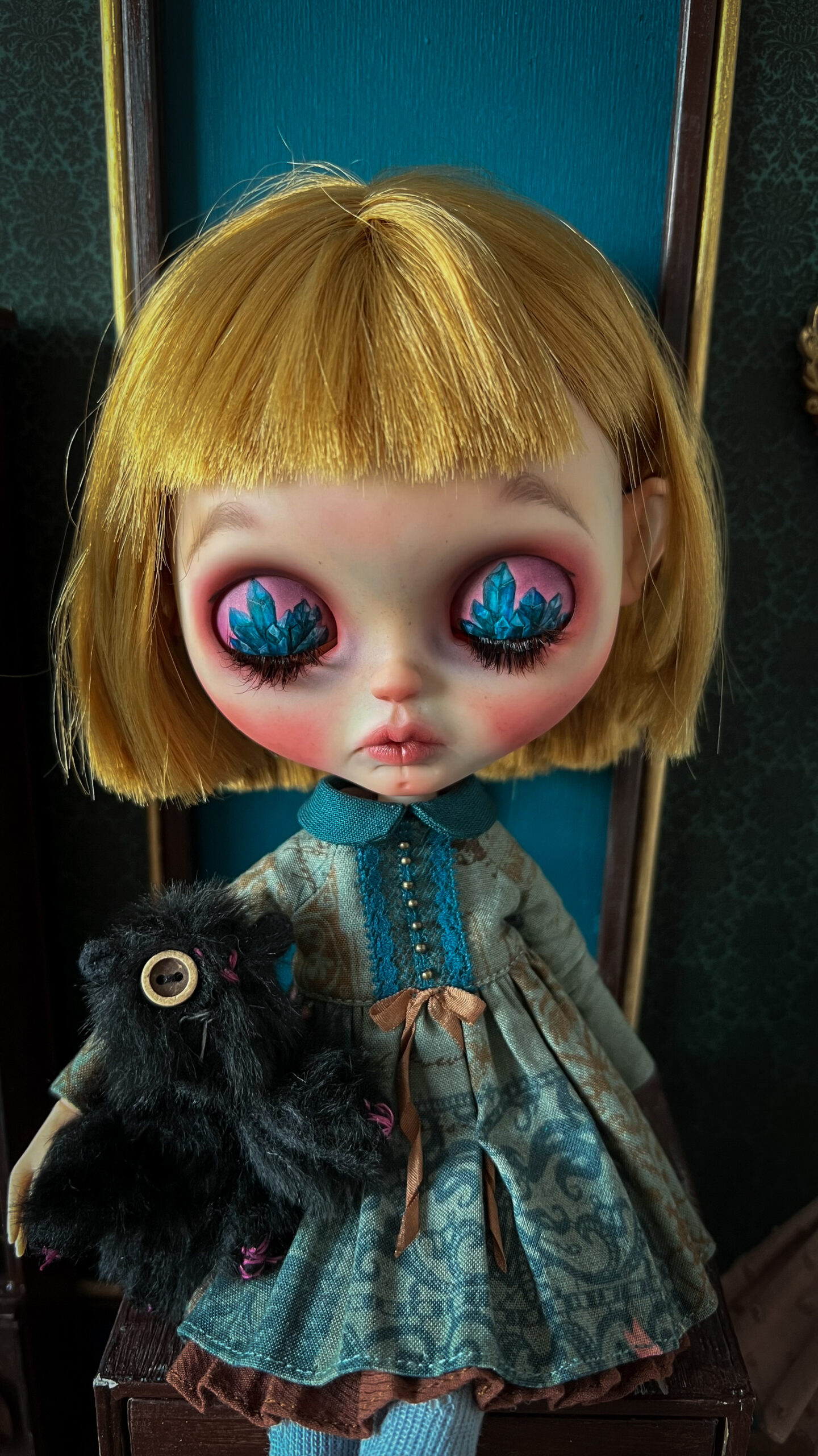 Gloomy Baby witch Lucy with Cat - Blythe doll custom OOAK - DailyDoll Shop