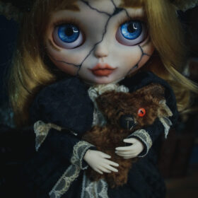 Victorian Lady Broken Porcelain Blythe doll custom