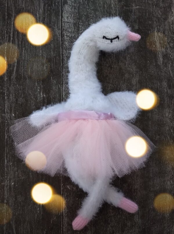 Swan toy knitting pattern Description of ballerina swan❤