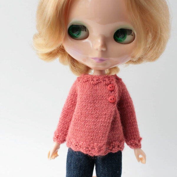 Blythe doll clothes, Coral sweater with long sleeves
