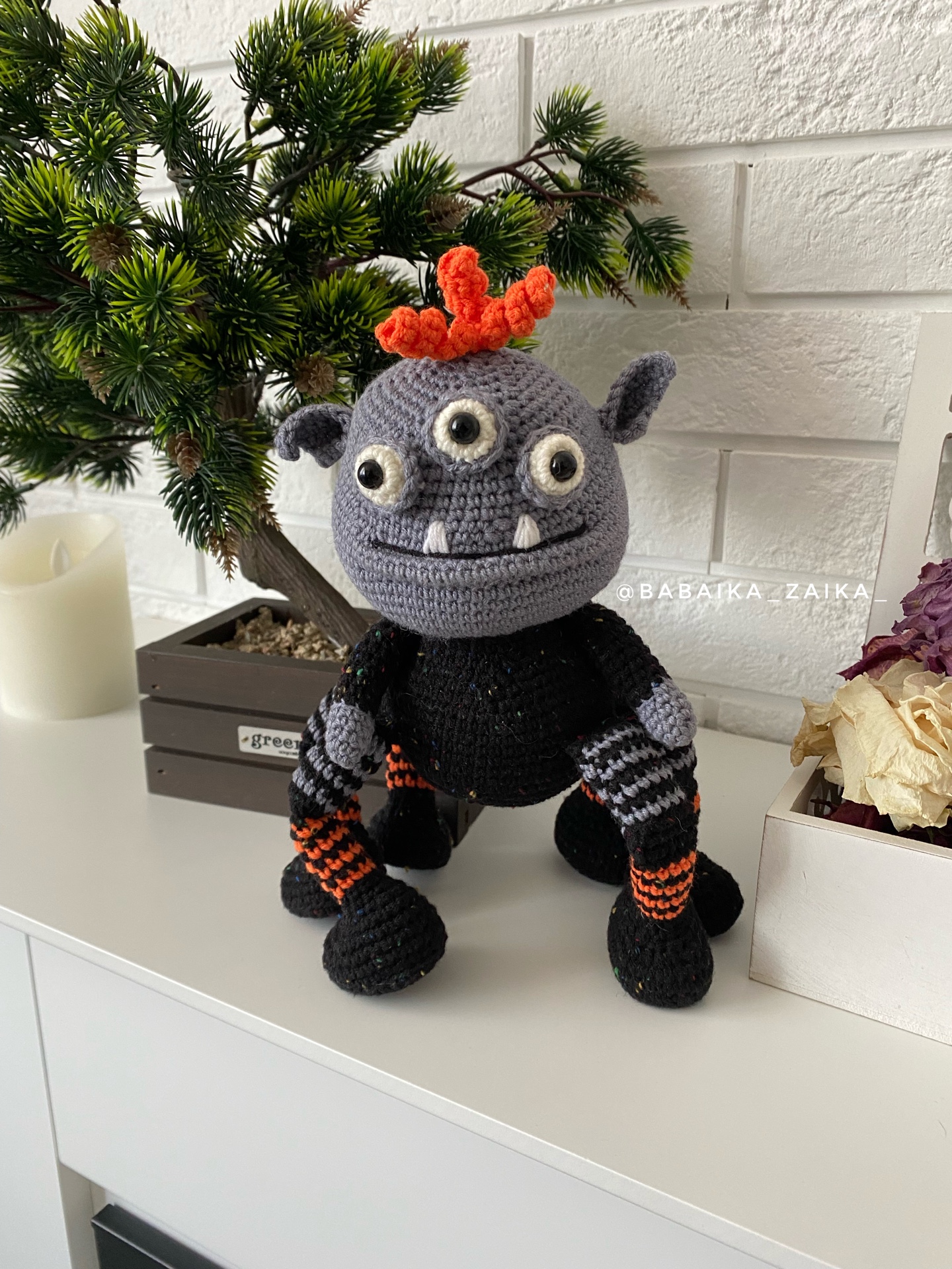 PDF Crochet Spider Monster Amigurumi Pattern 5 image 23 05 22 01 21 4