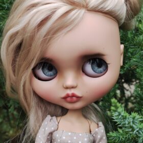 custom blythe blonde