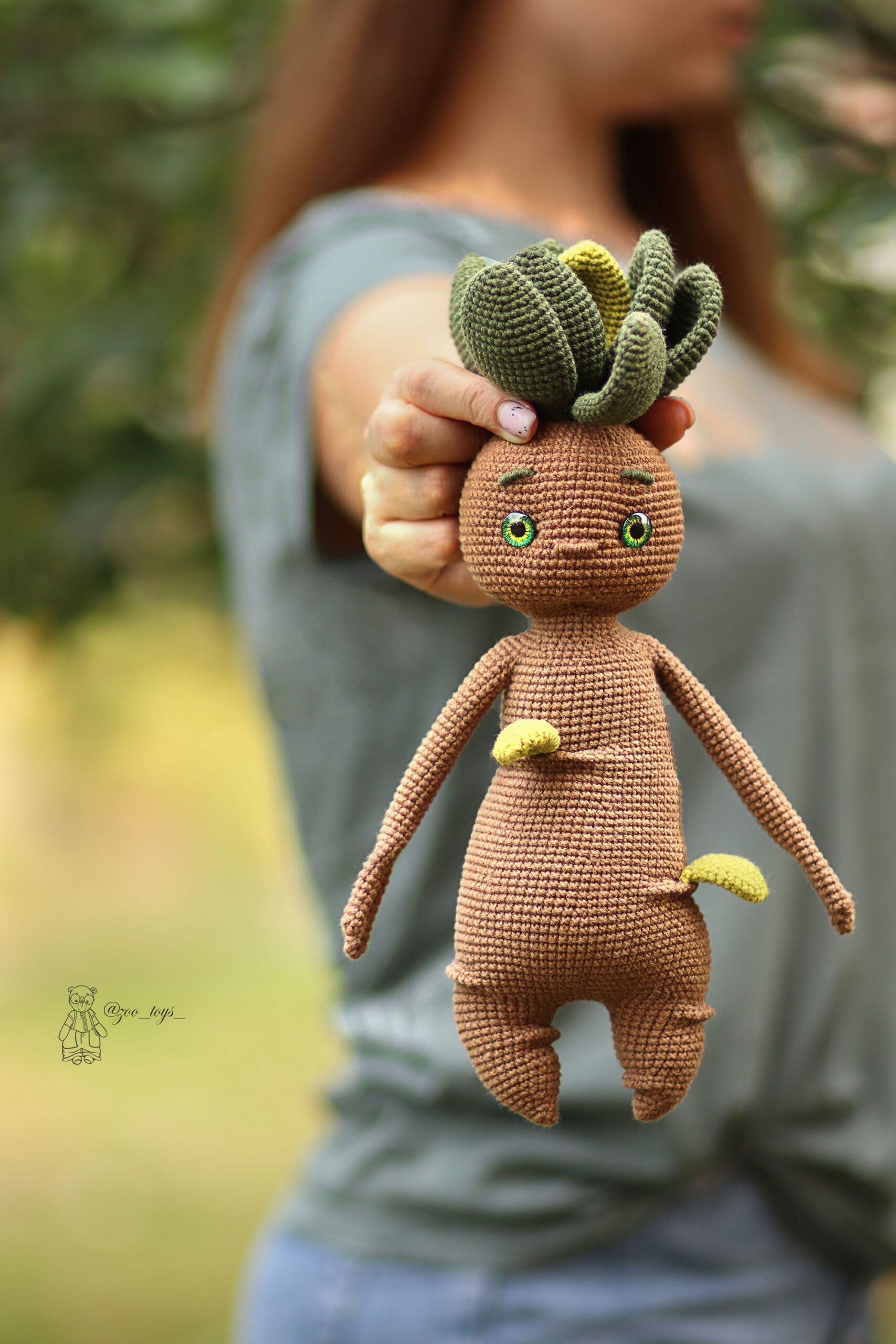 Crochet mandrake pattern. Monsters crochet pattern. Crochet screaming plant. 4 5 23 scaled