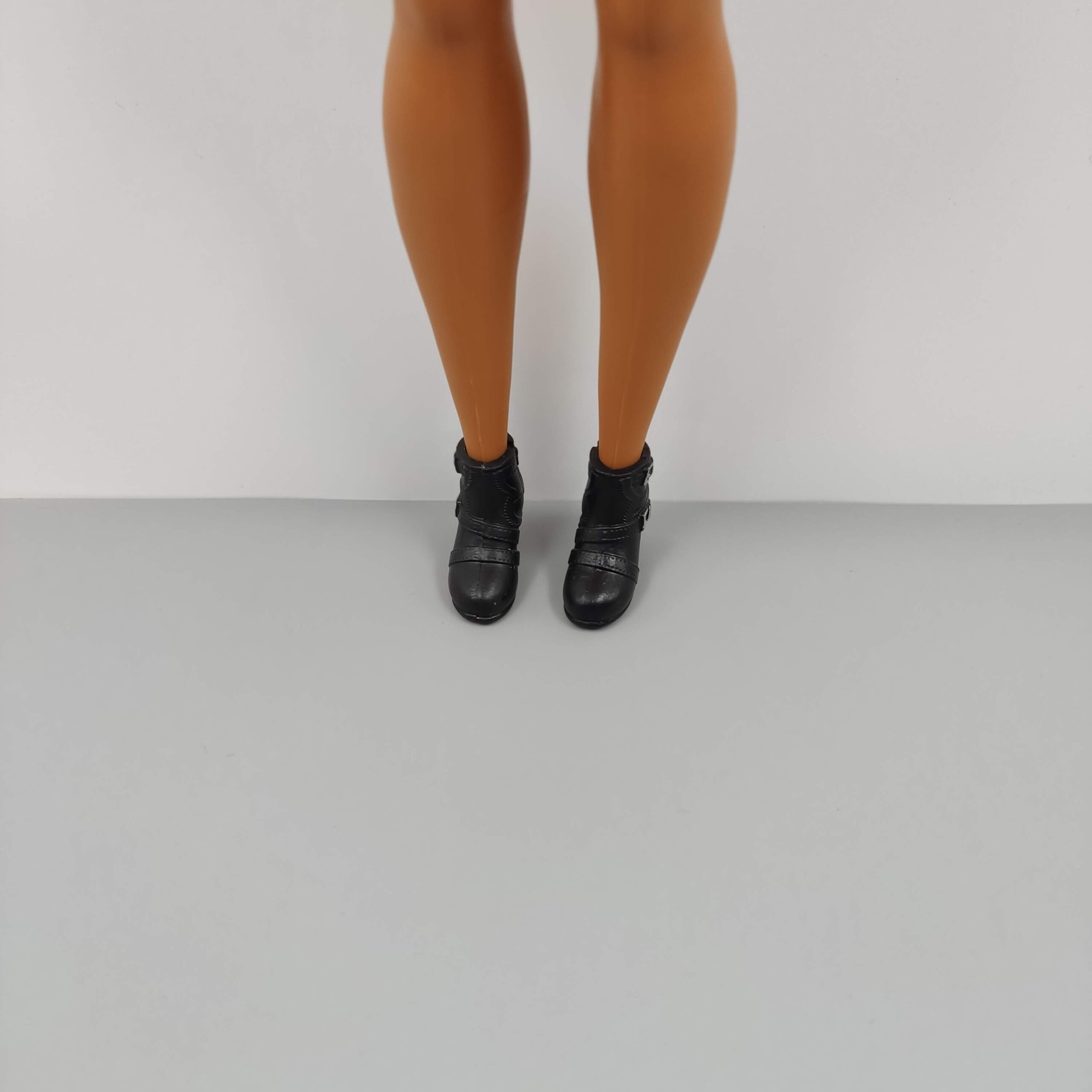 Doll Style: Designer Shoe Dupes – Brunbellebarbie