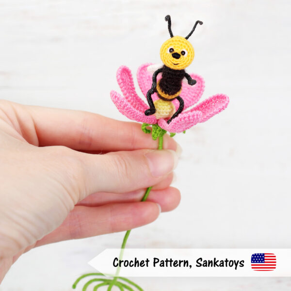 micro bee flower miniature crochet pattern