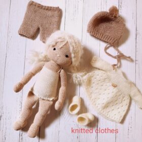 pattern of doll clothes knitted with knitting needles