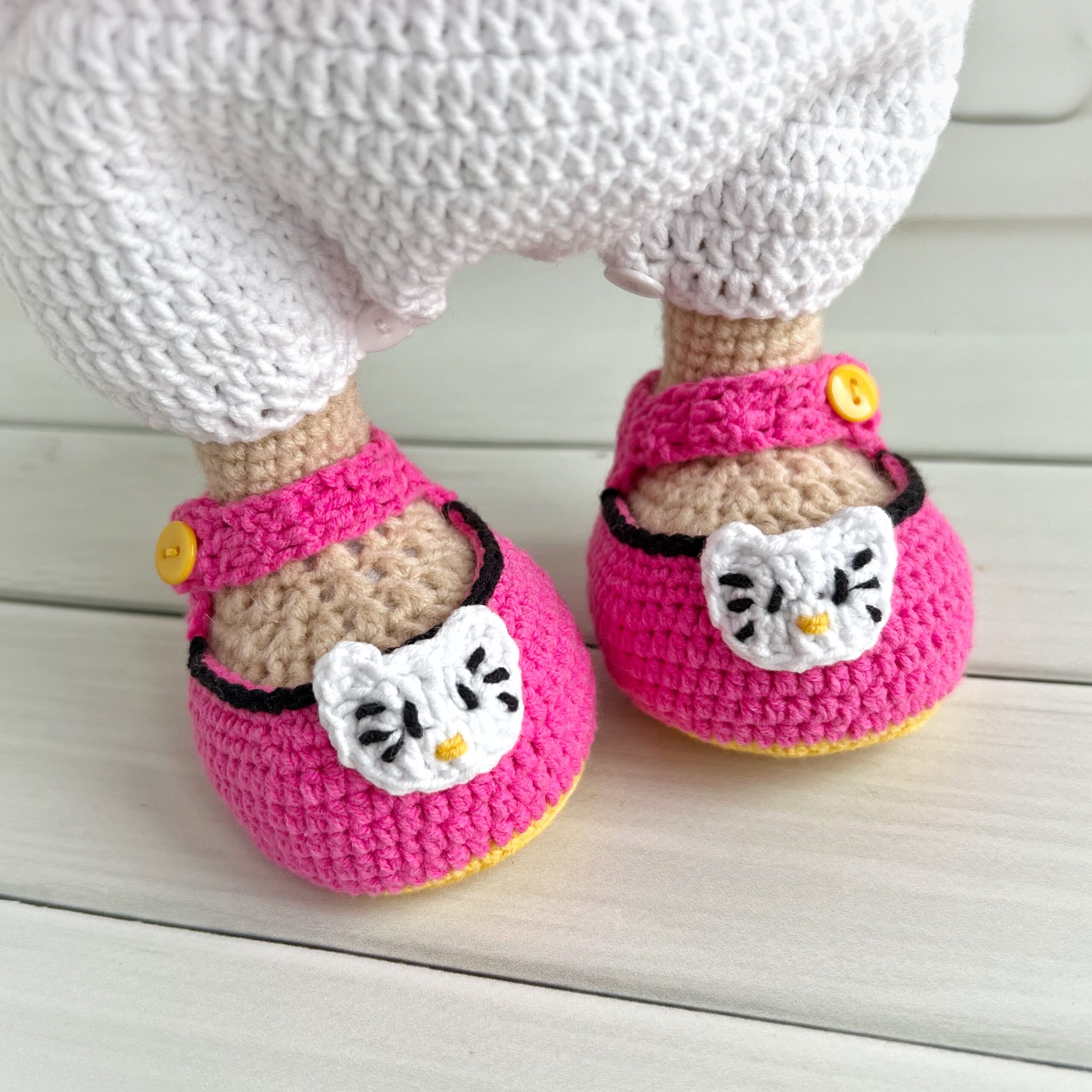 English Crochet pattern "WHITE CAT outfit" for doll (pdf) 5 IMG 5462 scaled