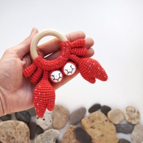 Rattle crochet toy