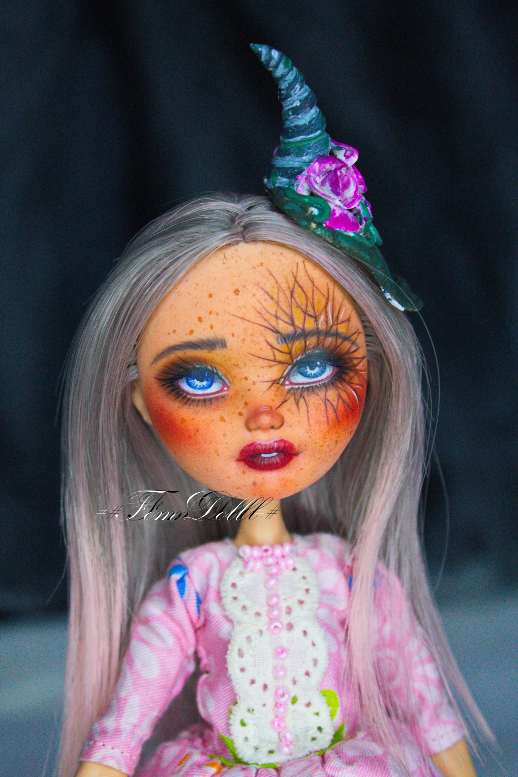 Repaint em Bonecas Monster High