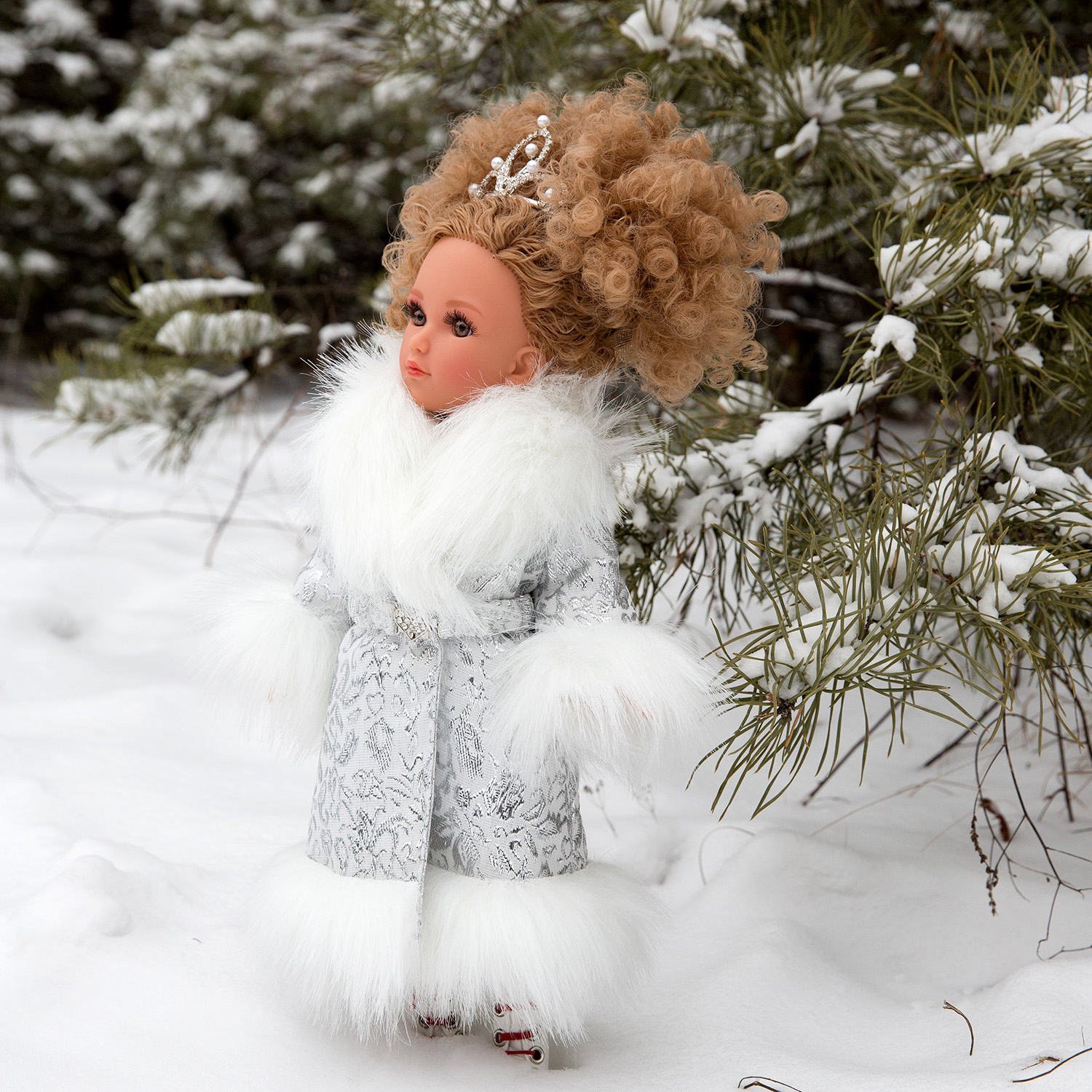 Snow queen 2024 porcelain doll