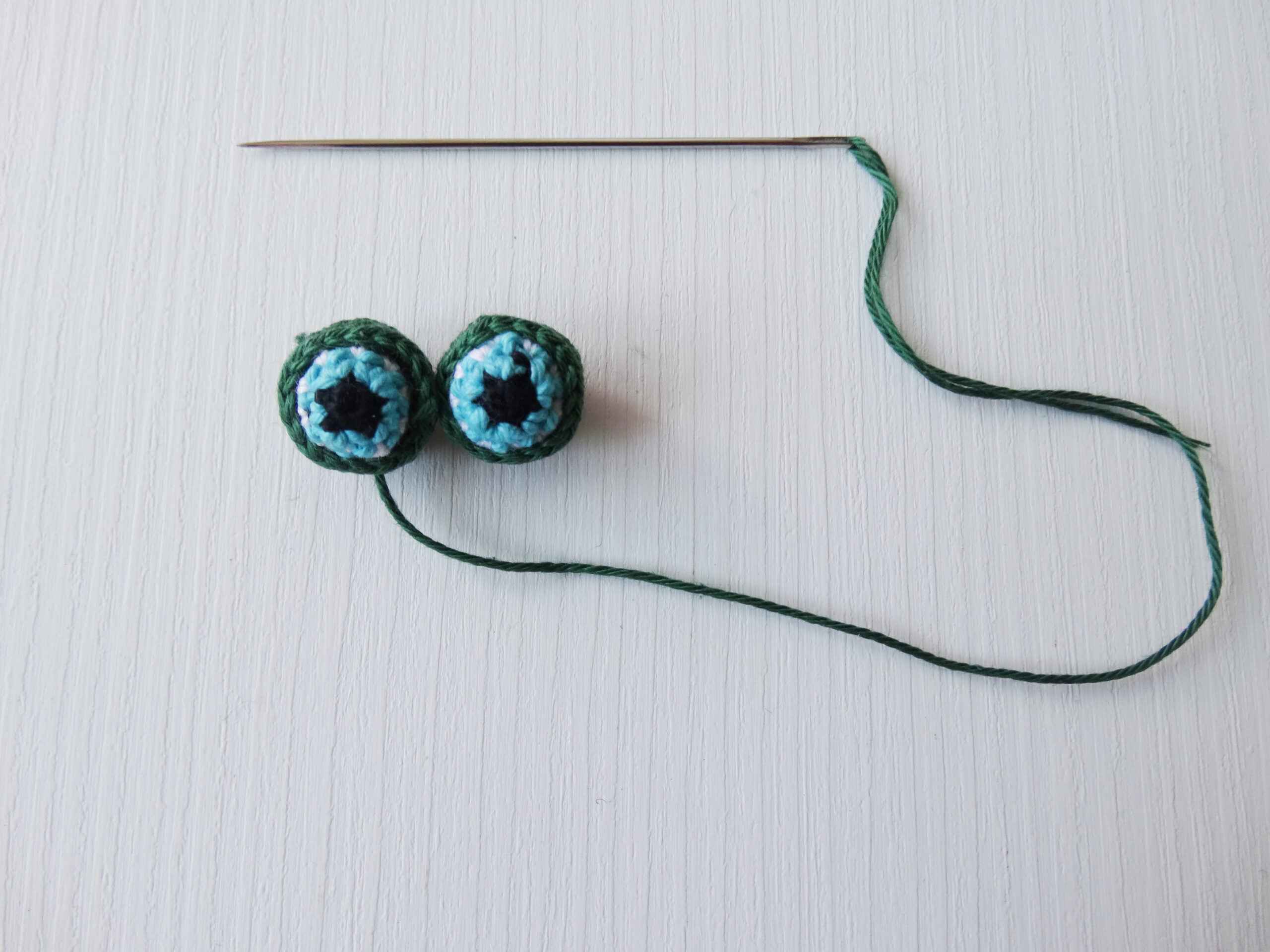 Frog ballerina amigurumi toy crochet pattern, PDF in English 4 crochet frog pattern PDF in English