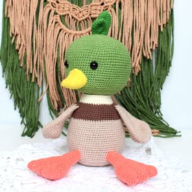 Amigurumi duck