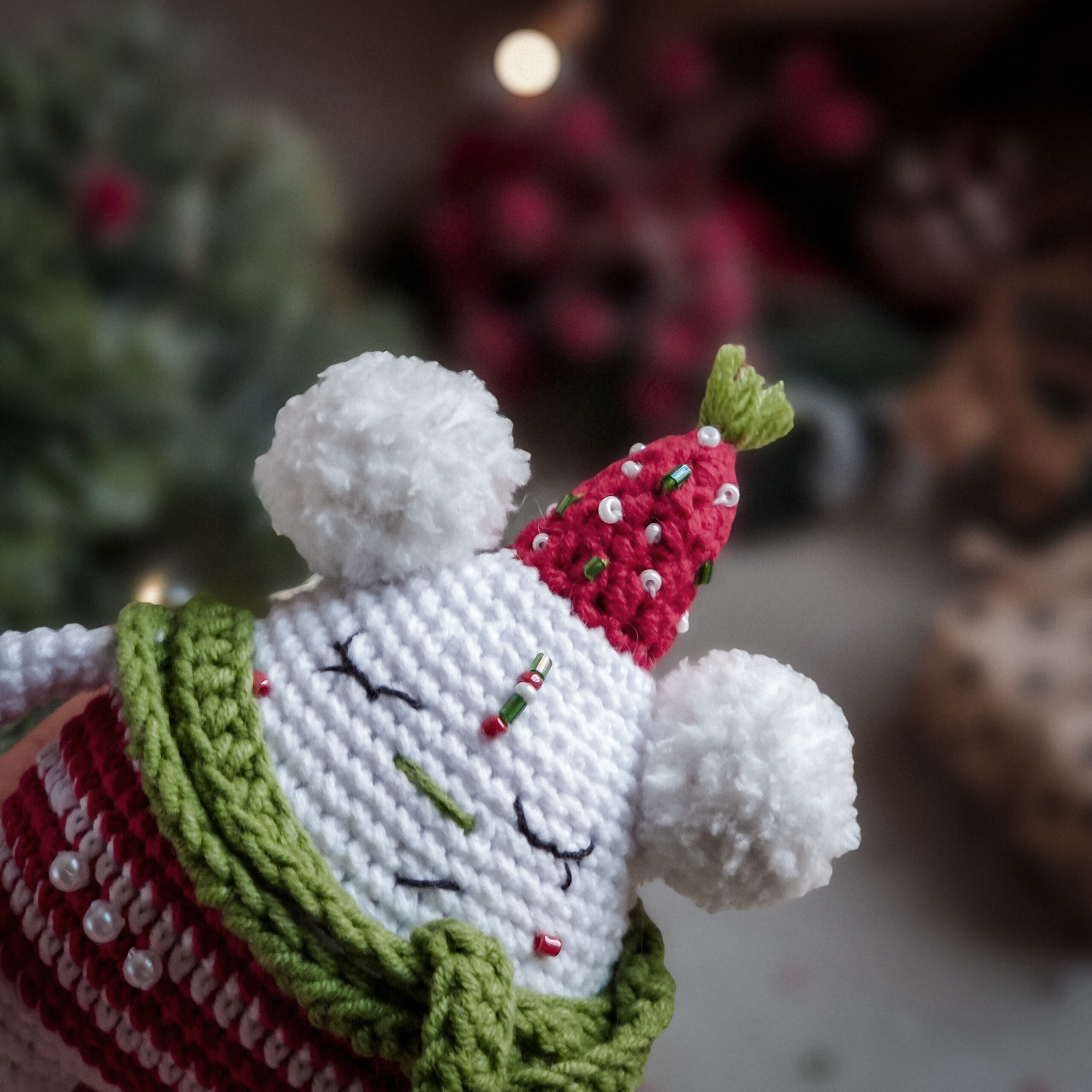 5 Little Monsters: Crocheted Snowballs