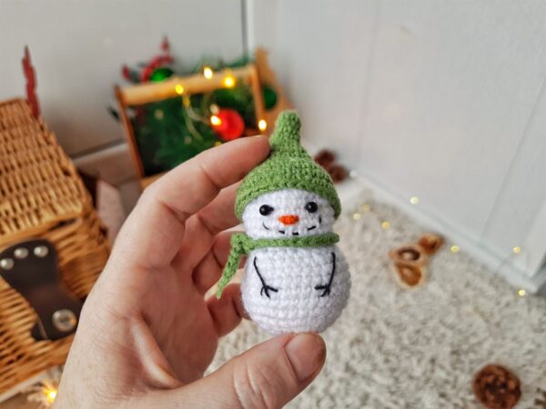 1 Amigurumi Mini snowman crochet pattern