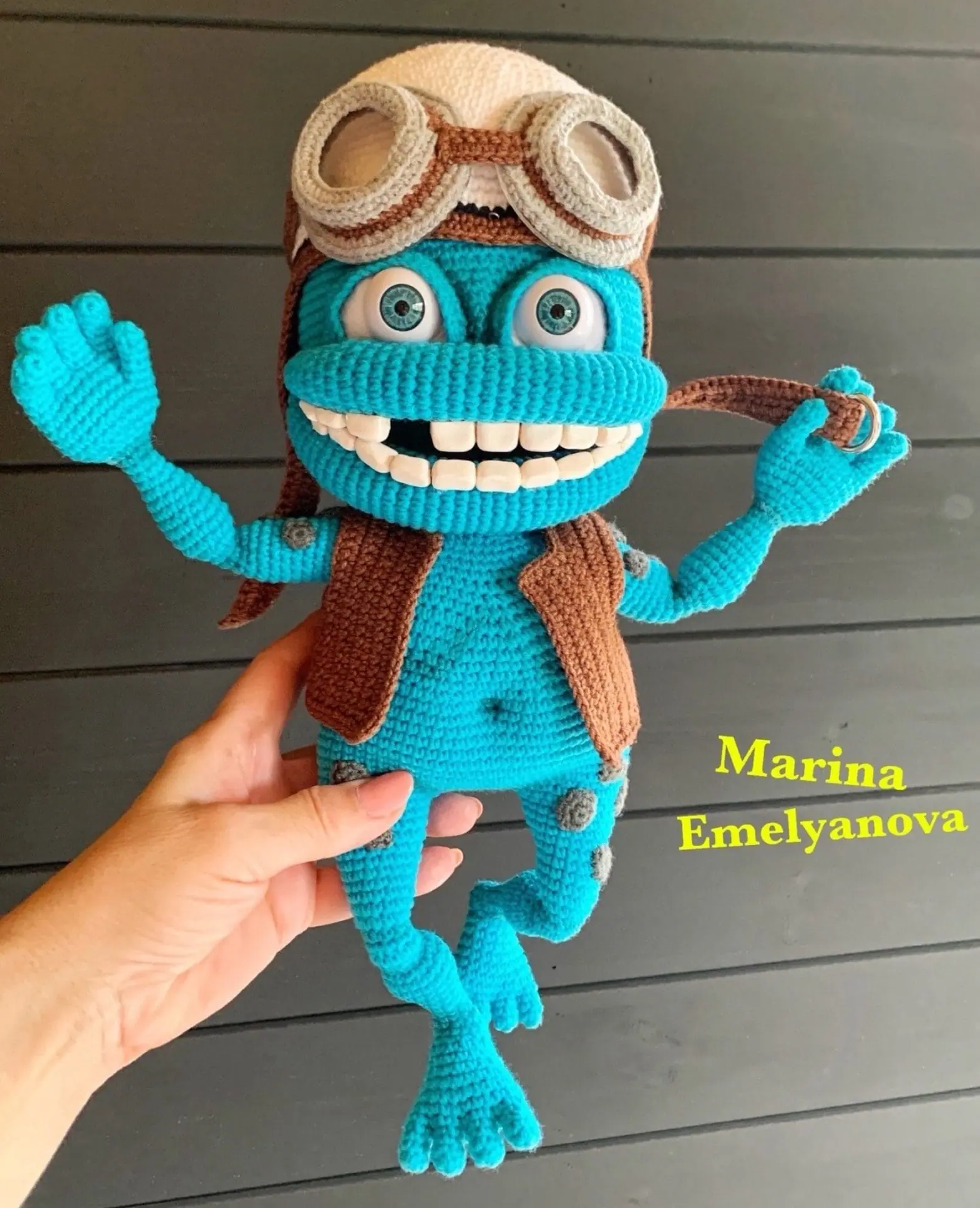Crochet pattern Crazy Frog. 5 Crochet Pattern Crazy Frog.