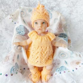 Superb handmade clothes for reborn dolls – perfect fit for 9-Inch (22 cm) dolls