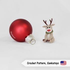 micro reindeer Rudolph crochet pattern