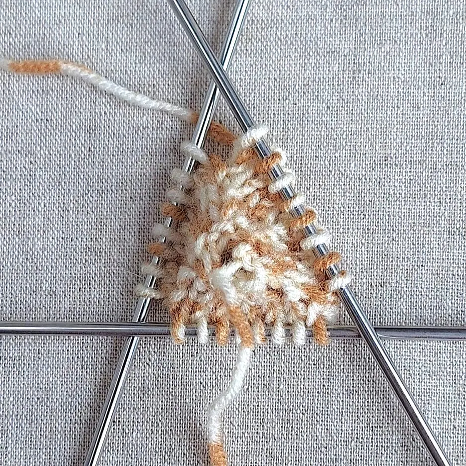 HORSE PATTERN KNITTED 2 20250704 1055181.jpg