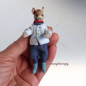 Miniature cat figurine
