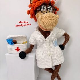 Crochet pattern Horse nurse.