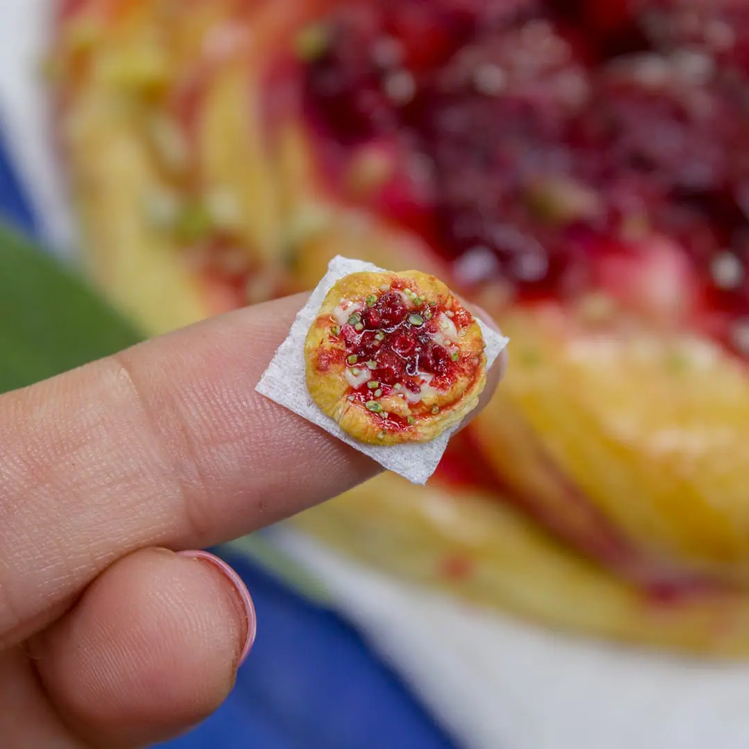 TUTORIAL Miniature raspberry puff pastry bun with polymer clay 3 2.jpg