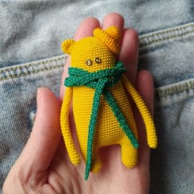 tiny-kawaii-crochet-teddy-bear-handmade-amigurumi-gift-toy-1-2