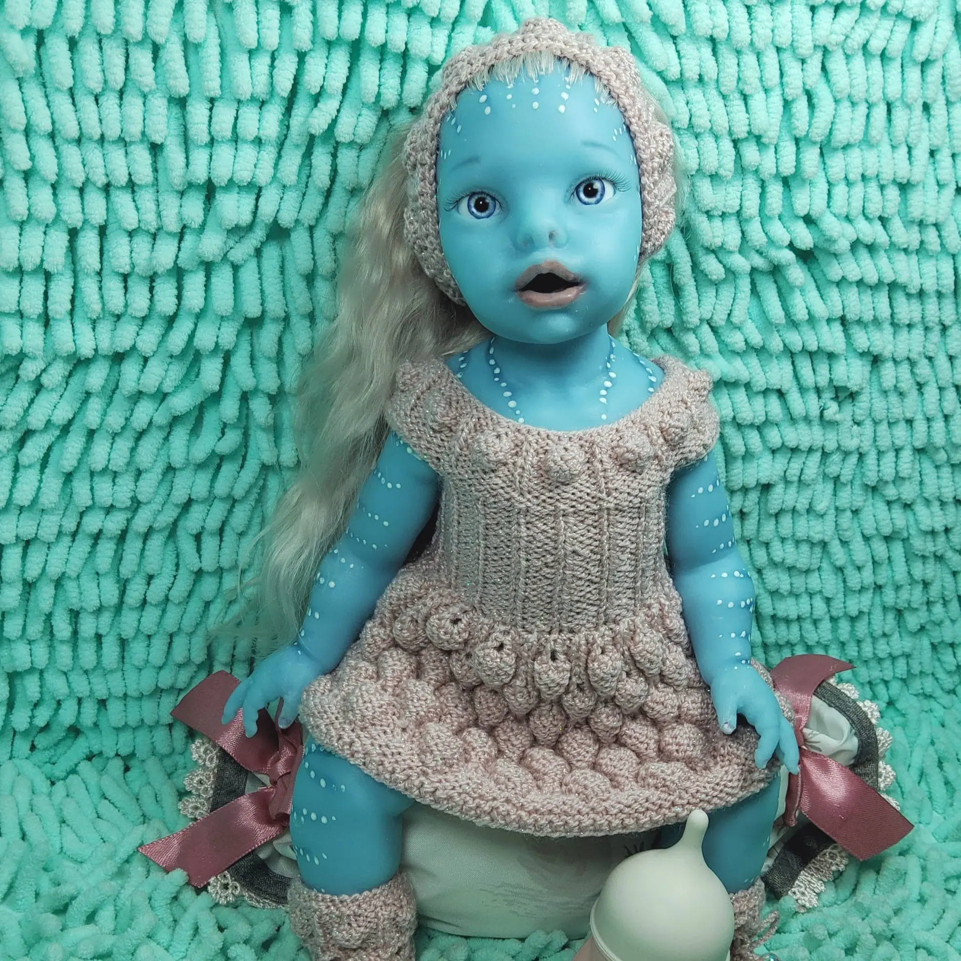 Superb silicone doll avatar baby girl 13 inch 1 Full silicone Avatar baby doll girl with blue skin, real mohair hair, drink and wet system, 13 inch washable fantasy doll in pink outfit