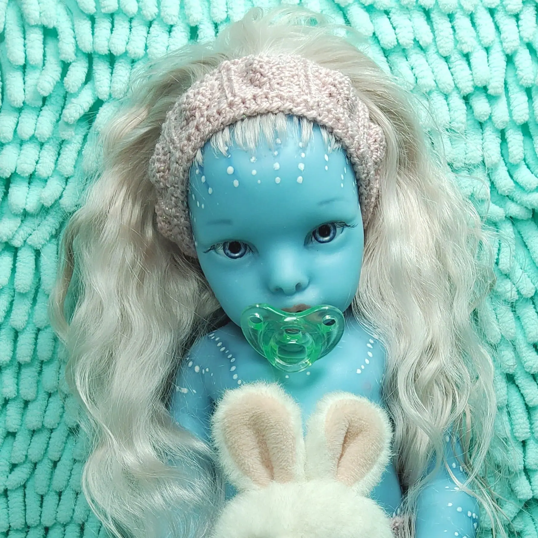 Superb silicone doll avatar baby girl 13 inch 11 Full silicone Avatar baby doll girl with blue skin, real mohair hair, drink and wet system, 33 cm