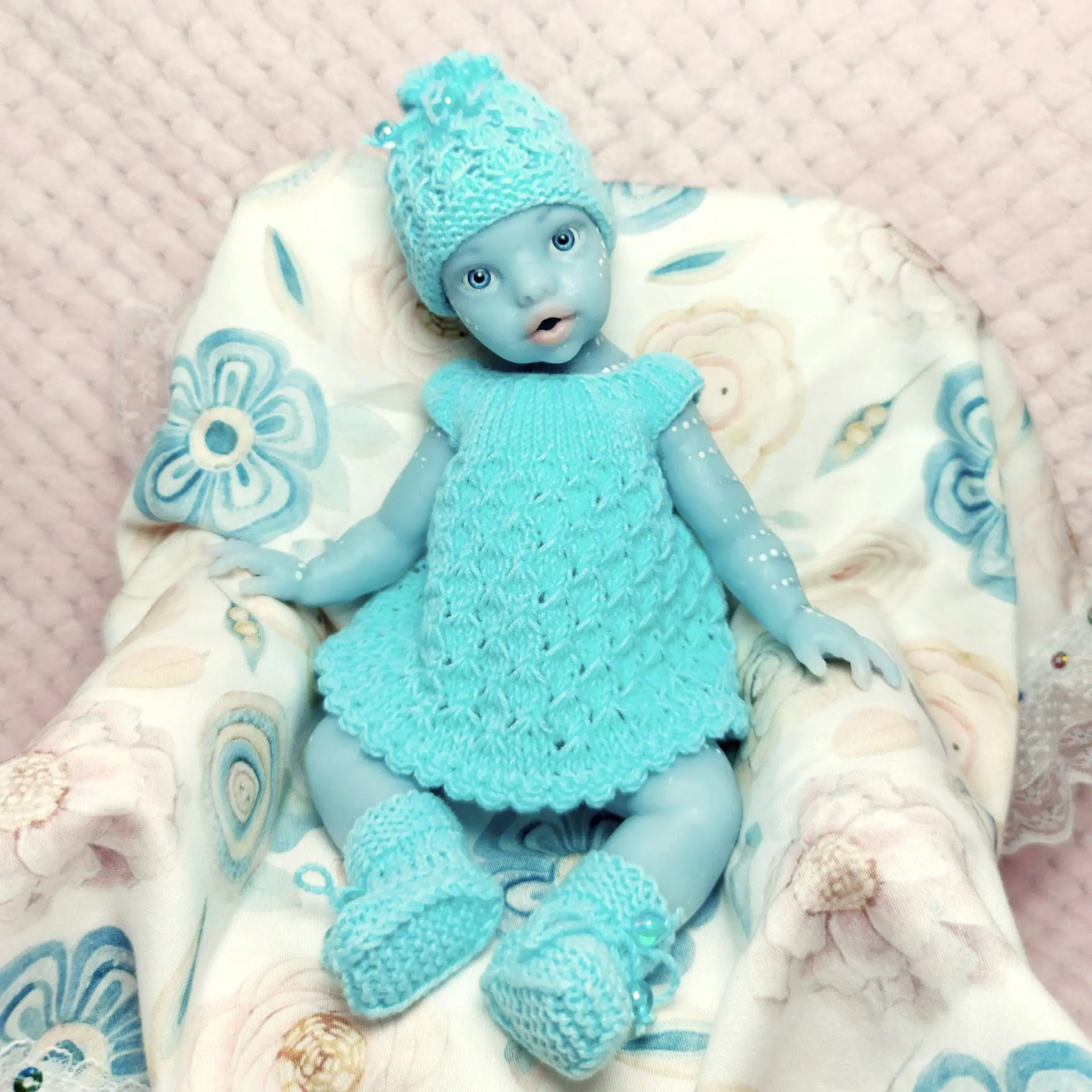 Amazing Silicone Doll Girl Avatar 9 Inches 4 Reborn avatar baby doll in gift box